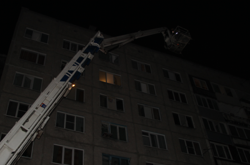 42 человека спасли из горевшей пятиэтажки в Воронеже