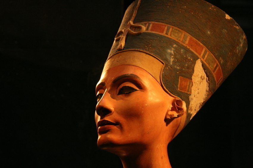 Удивительную скульптуру египетской царицы Нефертити привезут в Воронеж