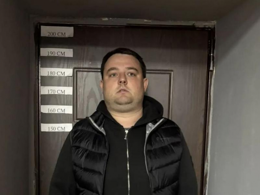 Ловил жертв в переходе: серийного мошенника задержали на вокзале в Воронеже