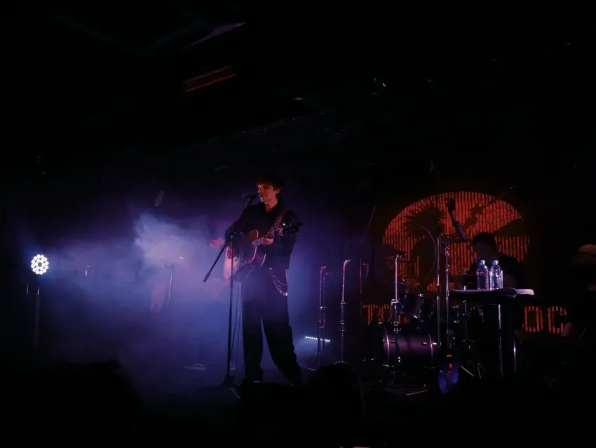 Победитель шоу «Наша новая музыка» Артем Зацепин вернулся в Воронеж и спел песню 12-летней давности