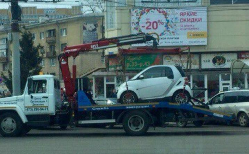 Воронежцы возмутились эвакуацией «машины из киндера сюрприза"