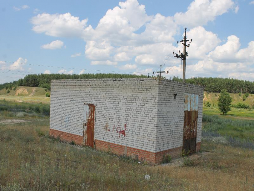 Воронежцы 25 лет испытывают проблемы с электричеством из-за  опасной подстанции