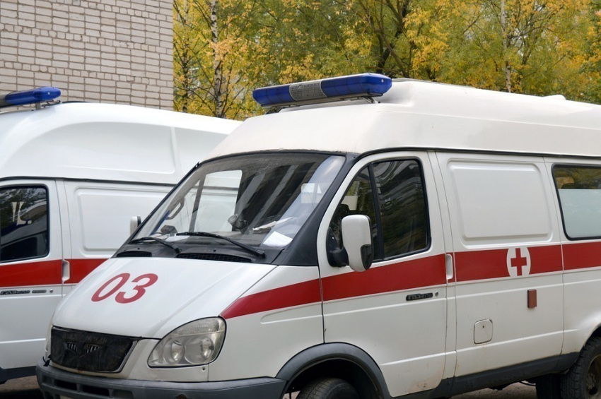 Туристы из Воронежа проломили ногами голову охраннику кафе в Ейске