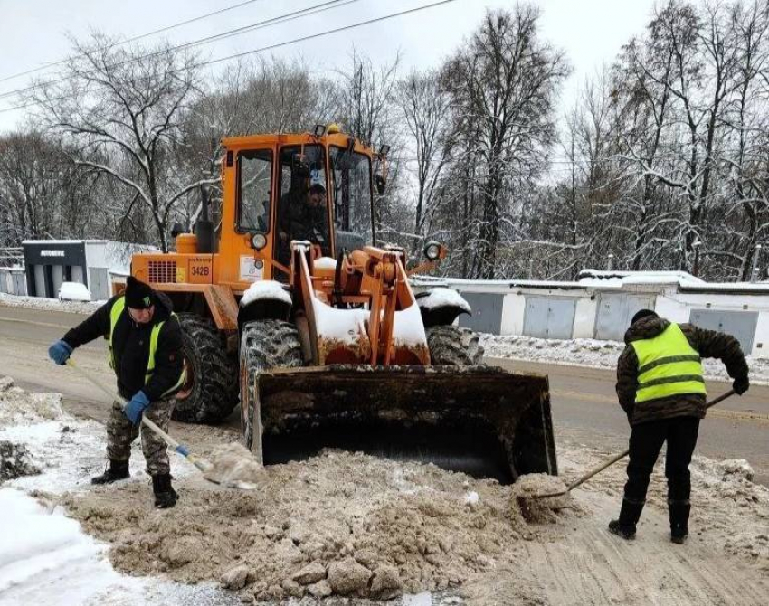 Сколько сил бросили коммунальщики на уборку Воронежа