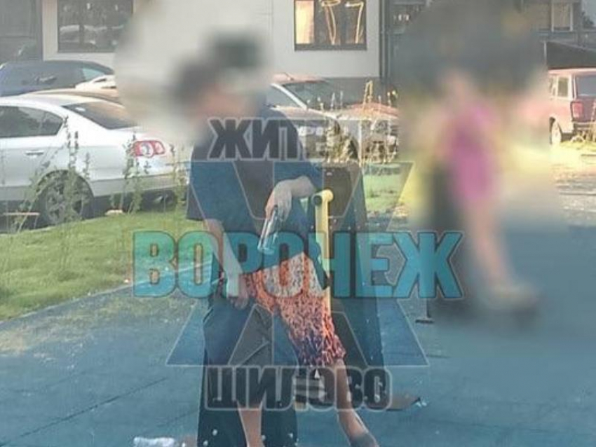 Воронежцы сообщили о нападении подростка с ножом на девочку – опубликовано видео