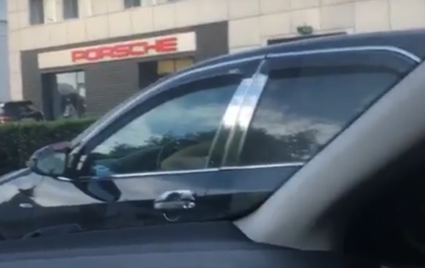 Воронежец унизил водителя Toyota Camry и назвал его машину «диким колхозом"