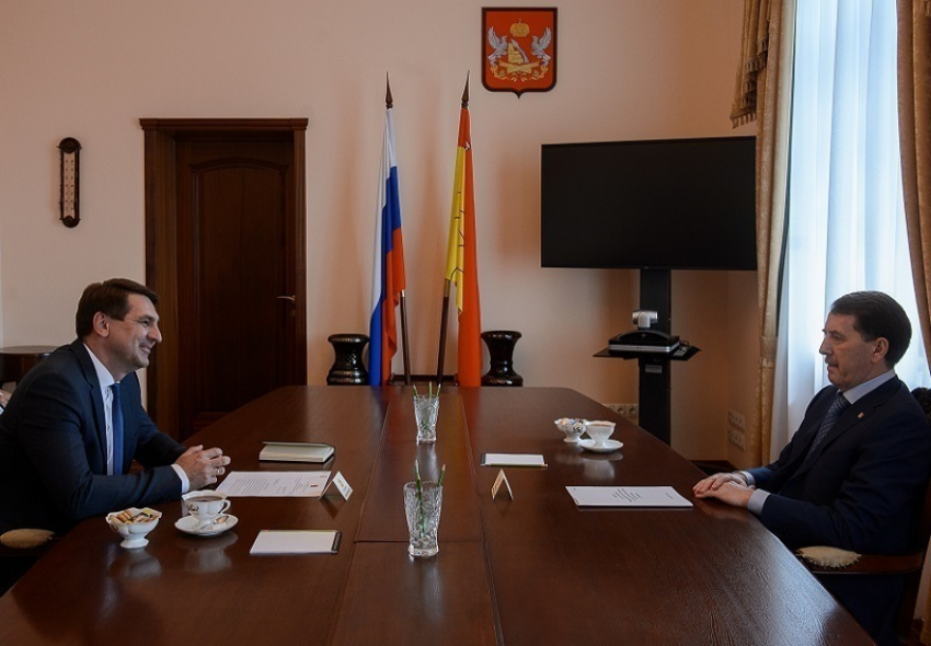 Андрей Марков поведал губернатору Гордееву о политическом благолепии на юге региона