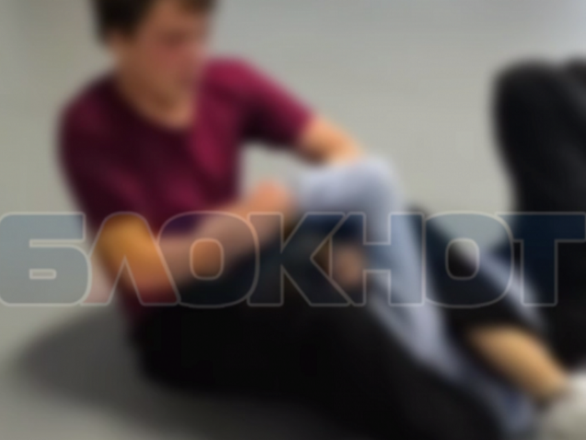 Возбуждено уголовное дело о халатности после видео с дракой в школе под Воронежем