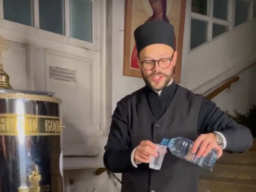 Мужской хор из Воронежа искромётно поздравил православных с Крещением необычным видео
