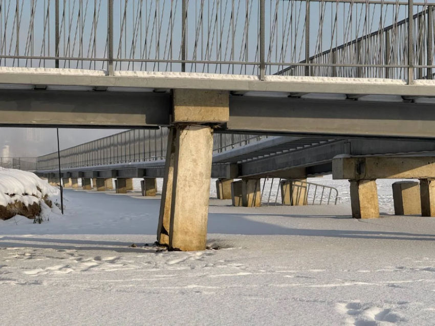 Разваливающиеся пешеходные мосты на набережной снесут в Воронеже