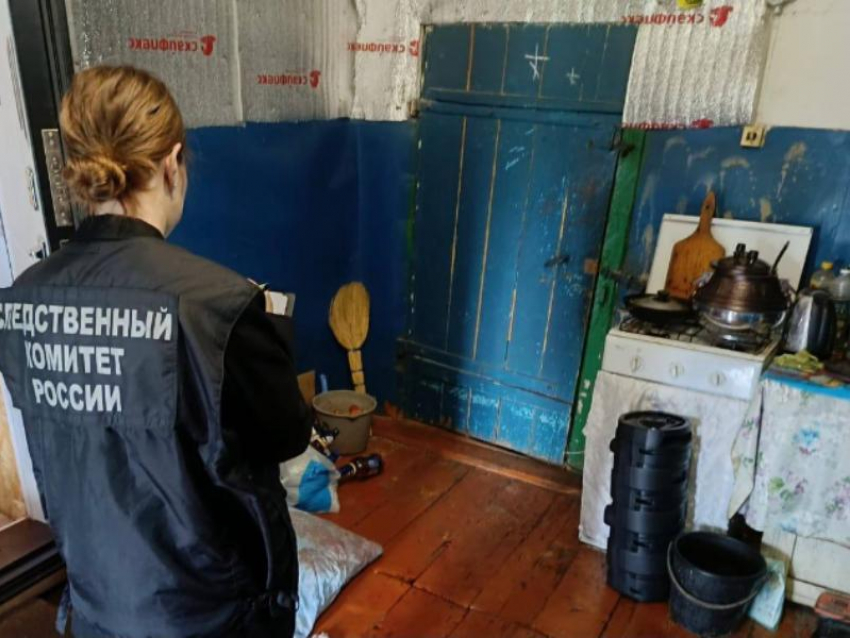 Окровавленный труп женщины нашли в машине в Воронежской области 