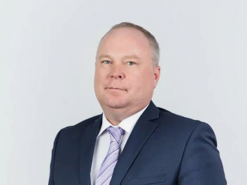 Мандат Нетесова официально передан новому депутату Воронежской облдумы 