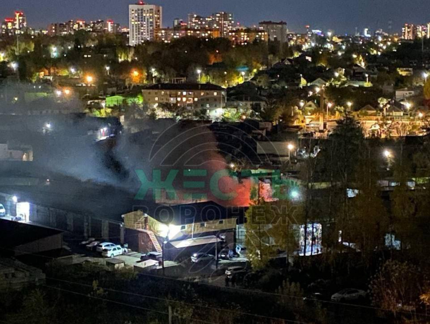 Опубликовано видео пожара после взрыва газового баллона в Воронеже