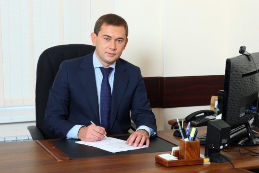 Владимир Нетесов рассказал о том, почему депутатам хотят отменить зарплаты