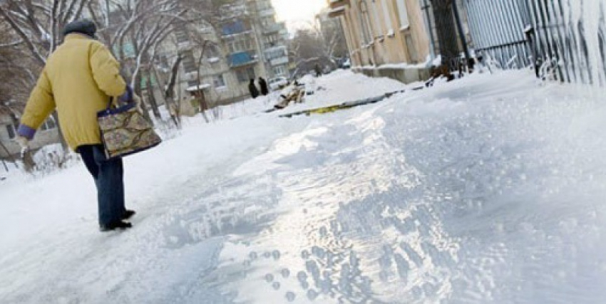 В Воронеже с начала зимы 552 человека упали на гололеде