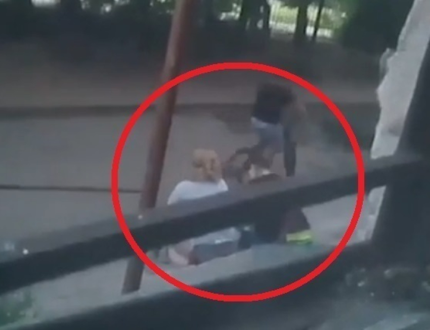 Быдло-разборки гопниц в Воронеже попали на видео