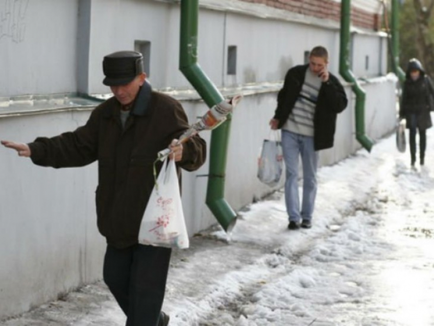 Воронежские спасатели напоминают воронежцам, как вести себя при гололеде