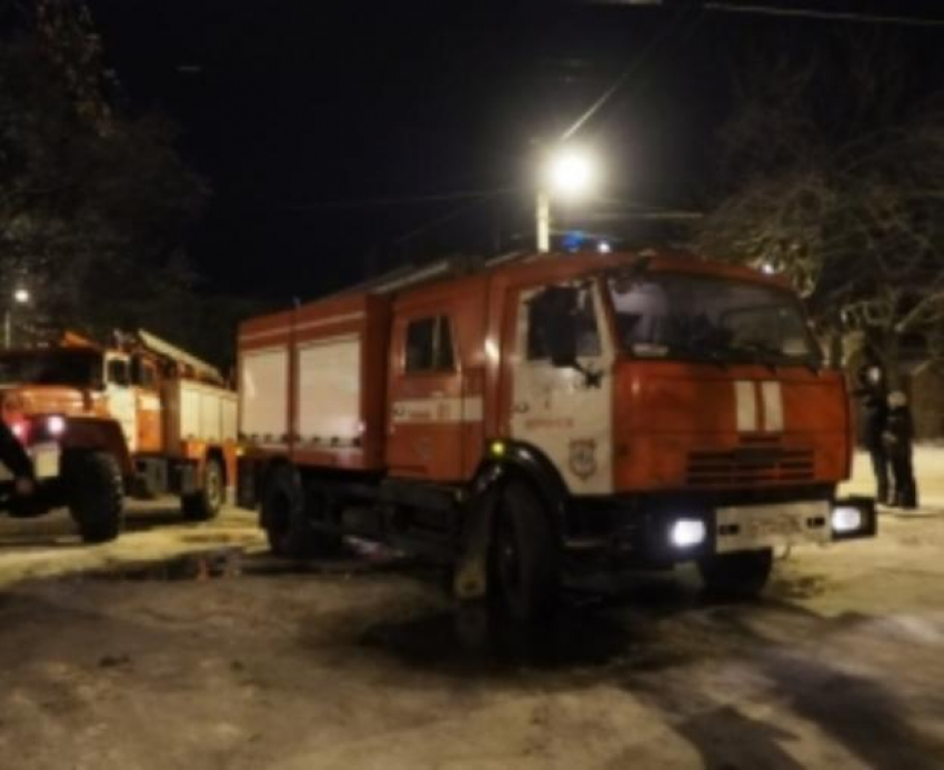 Ночью в Советском районе Воронежа полыхала квартира: пострадал мужчина
