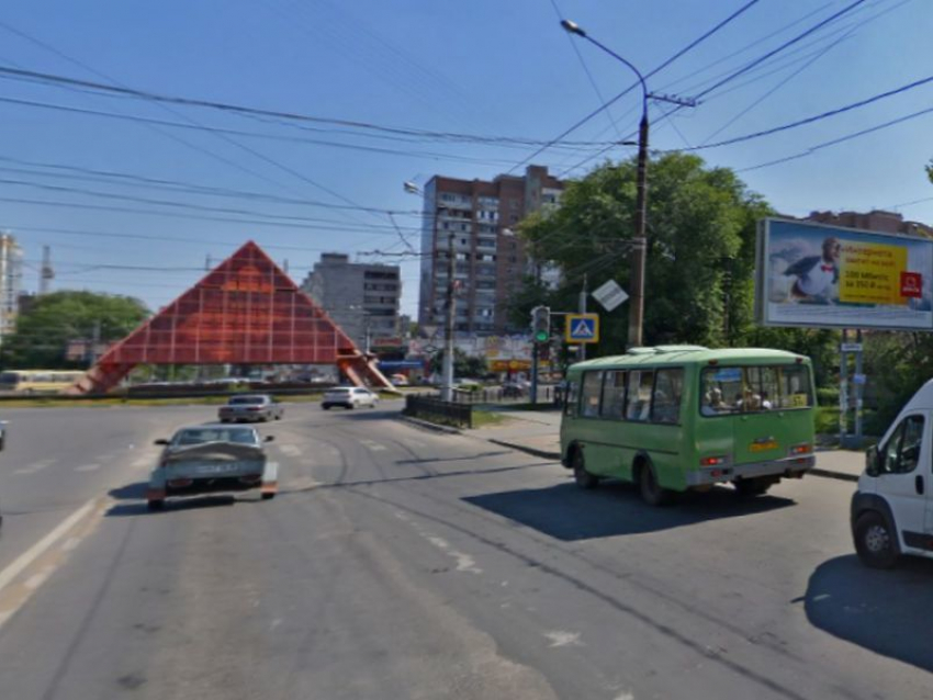 На оживленной остановке в Воронеже до лета не будут останавливаться маршрутки