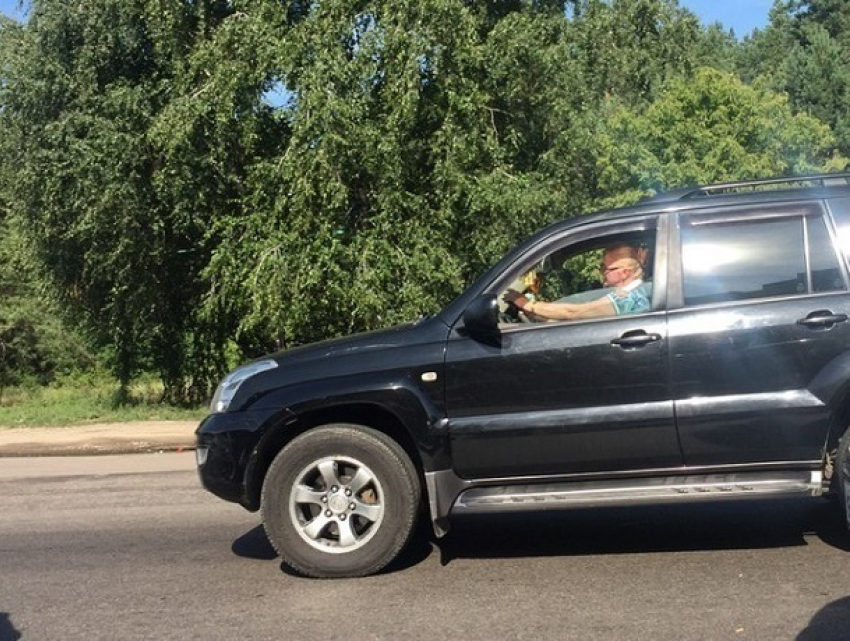 Воронежцы поразились пенсионерке за рулем Toyota Land Cruiser 