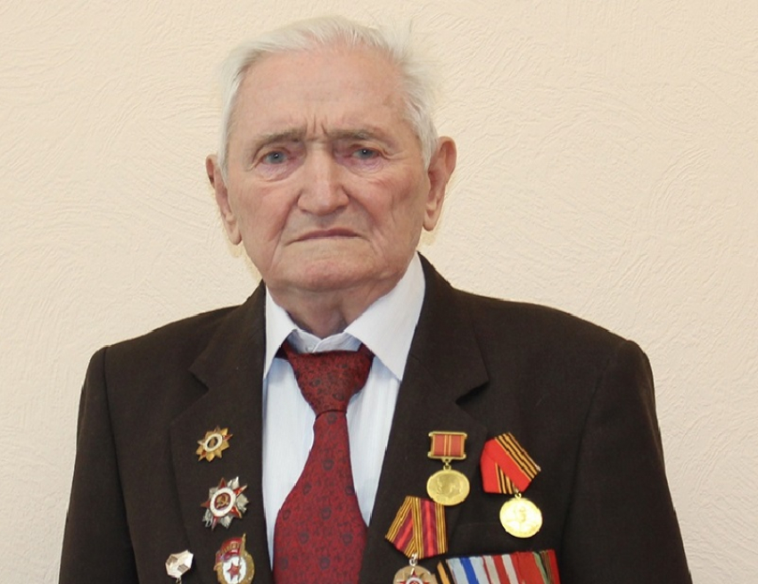 Управлявший легендарной «Катюшей» ветеран войны отметил 95-летие в Воронеже 