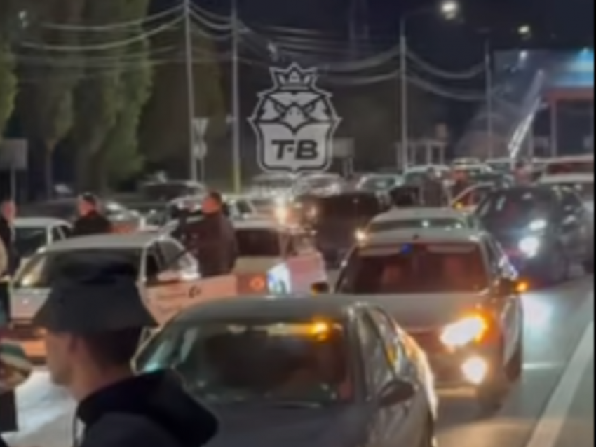 Молодежь устроила ночное безумие на дороге в Воронеже