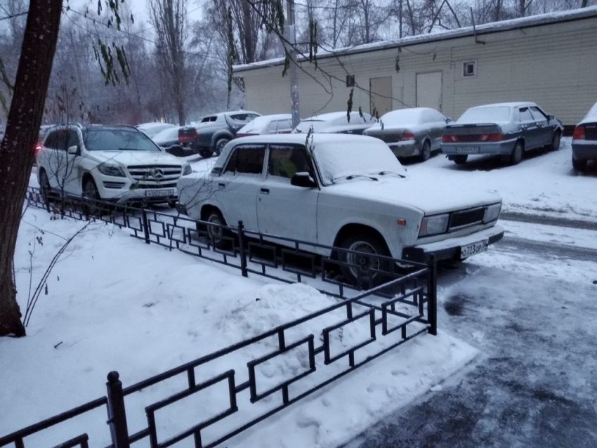 Мажор и бедняк посоревновались в автохамстве в Воронеже 