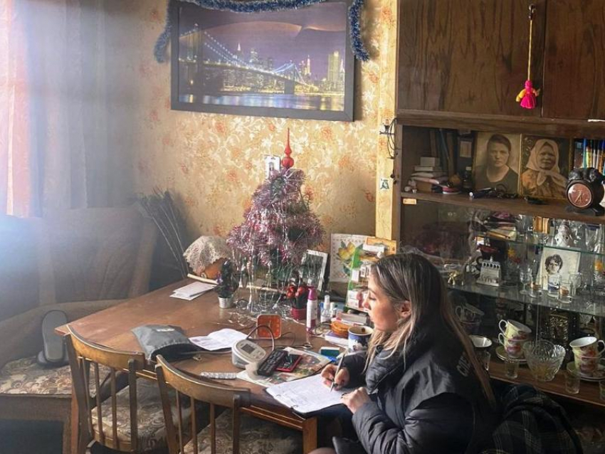 Следователи проверят условия проживания пенсионеров в разваливающемся доме под Воронежем