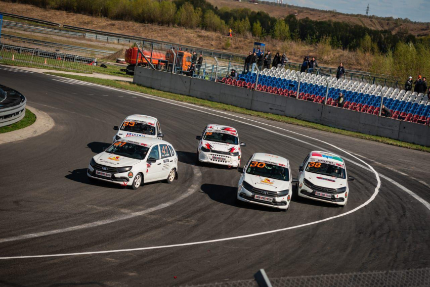 В воронежском министерстве прокомментировали ситуацию с отчислением юных гонщиков