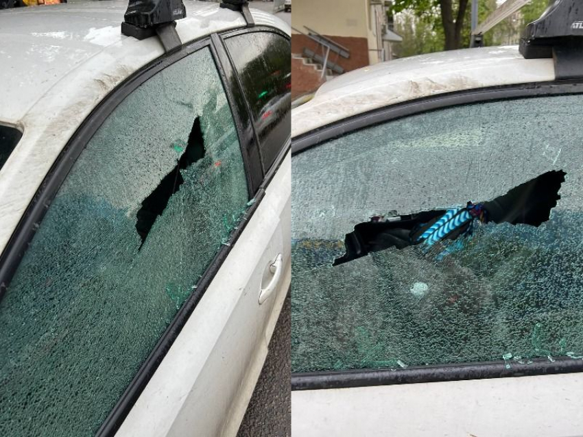 Читательница показала фотографии ее расстрелянной машины на парковке в Воронеже