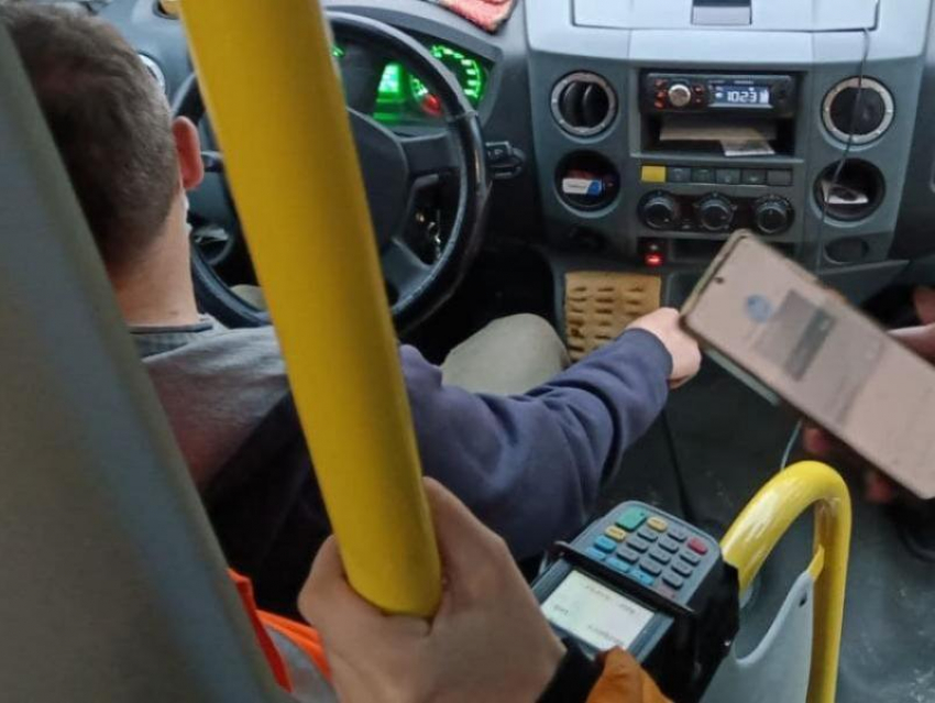 Чиновники предложили воронежцам пройти опрос о качестве общественного транспорта 