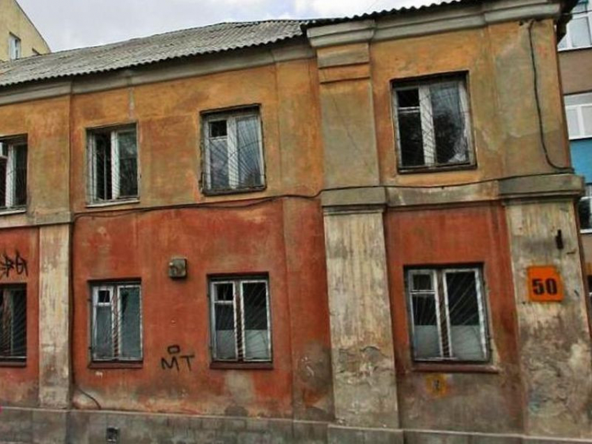 Продлены сроки продажи старинного здания, которое оккупировали бомжи в Воронеже
