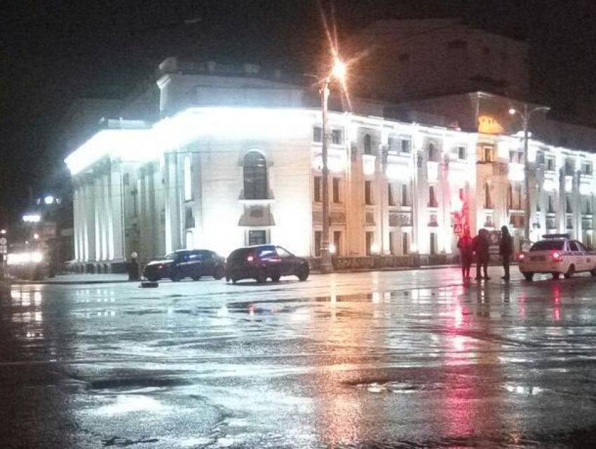 Воронежцы пожаловались, что в центре города отлетают колеса
