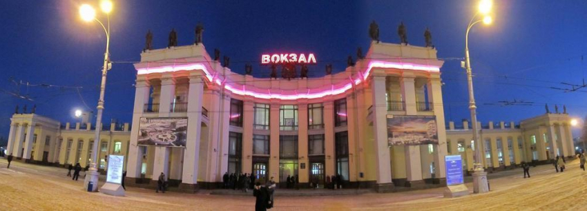 Очевидцы сообщили о бомбах на всех жд-вокзалах в Воронеже