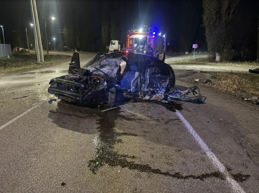 Воронежец вылетел на встречку и попал под мусоровоз