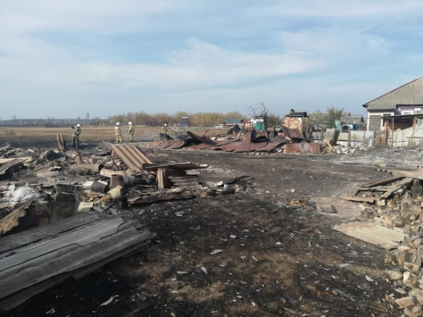  Крупный пожар, уничтоживший 50 построек, повлек за собой уголовное дело в Воронежской области 