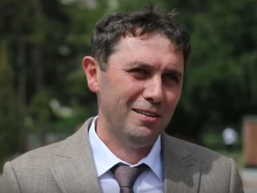 Мэр Сергей Петрин ознакомился с посланием предков и вместе с воронежцами заложил новую капсулу