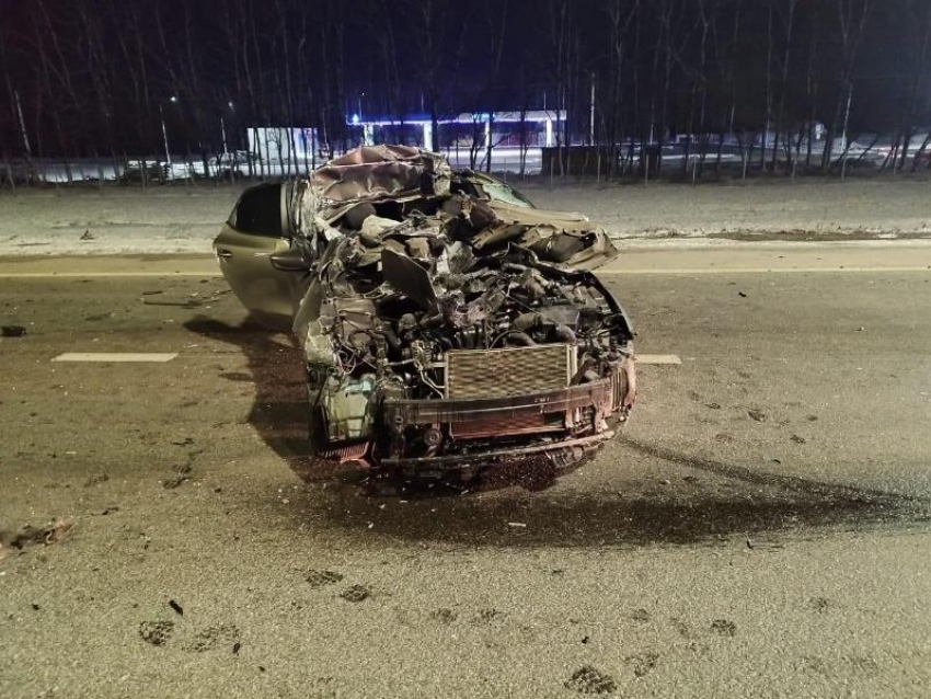 В чудовищной аварии с фурой чудом выжила женщина из Воронежской области 