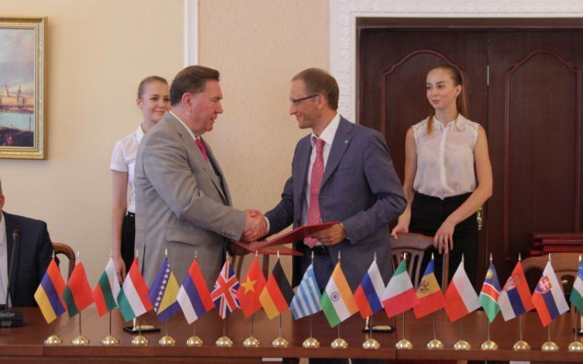 Подписано соглашение о сотрудничестве между Курским отделением ПАО Сбербанк и администрацией Курской области 