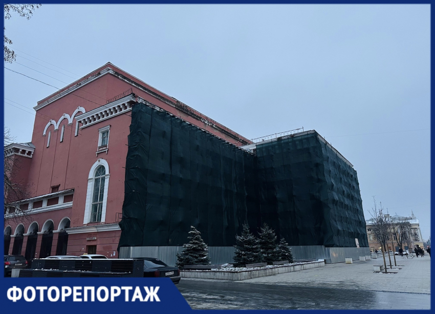 Споры о цвете фасада: как в Воронеже реставрируют Дома офицеров