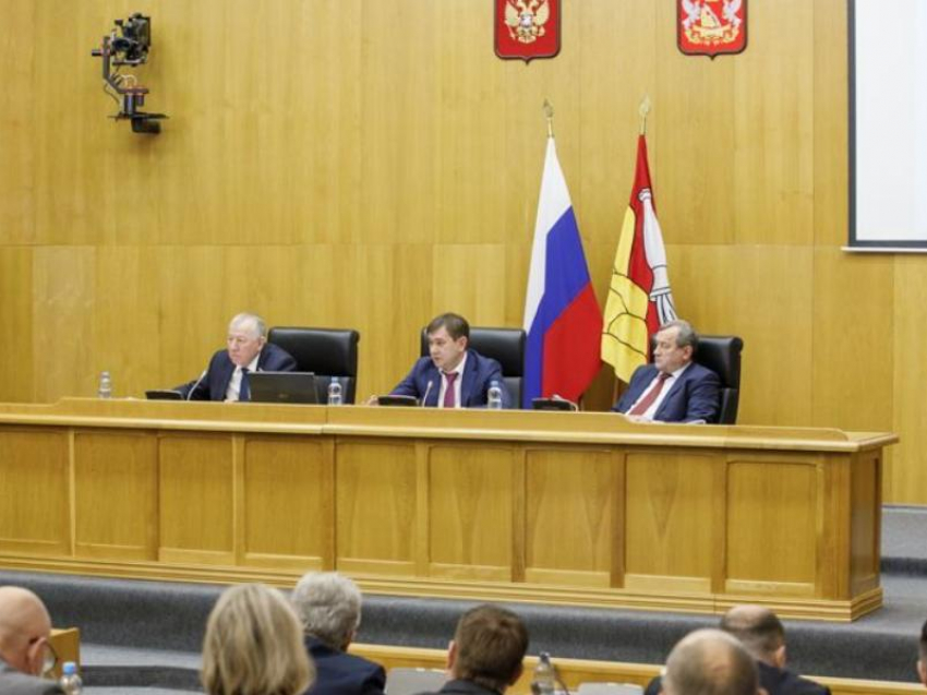 Нетёсов внезапно покинул заседание облдумы и пожелал депутатам хорошего дня