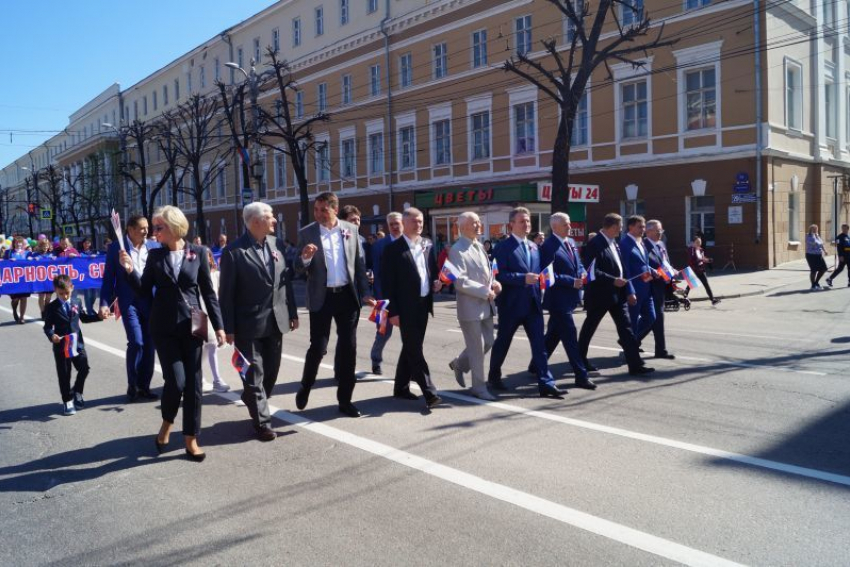 Губернатор Гусев не пришел на Первомайское шествие в Воронеже