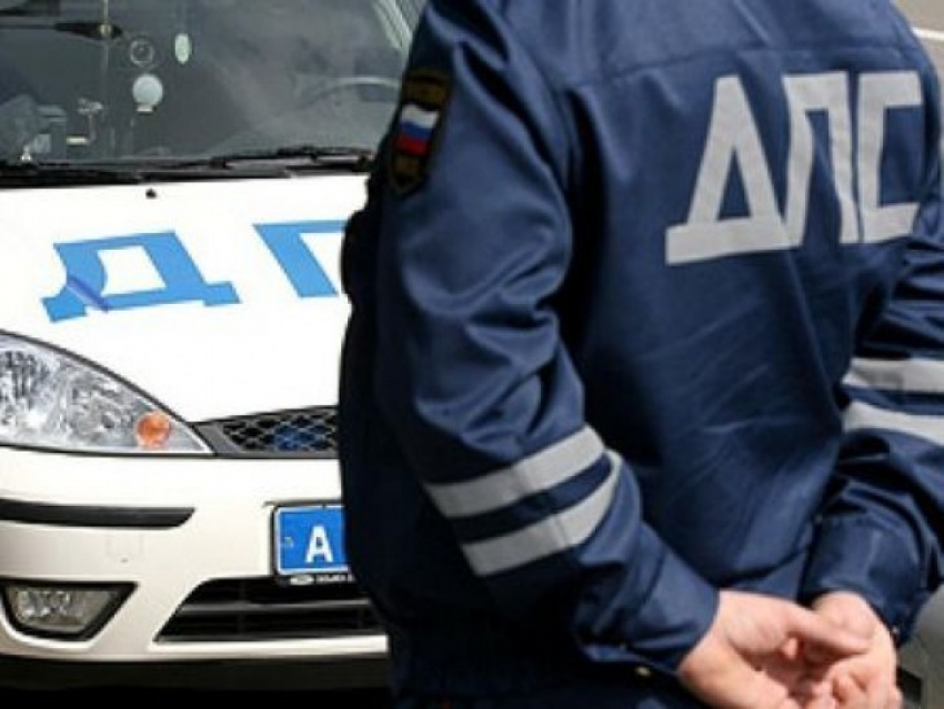 В Семилукском районе произошло ДТП с участием полицейского, в котором пострадала пассажирка мотороллера