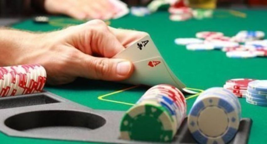 В центре Воронежа полиция закрыла казино и задержала крупье