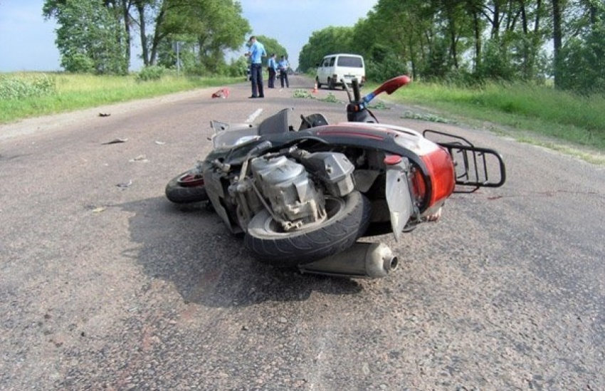 В Хохольском районе во встречном ДТП на мопеде погиб 15-летний подросток