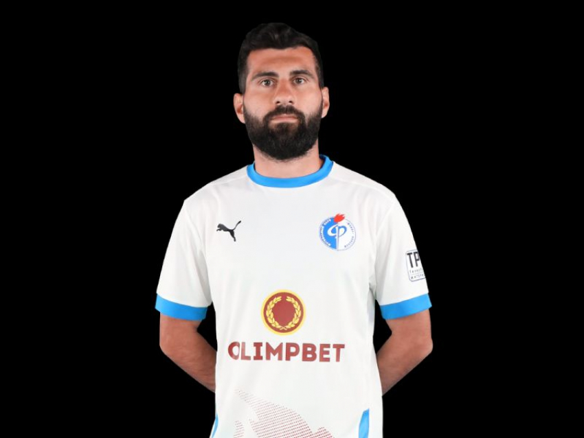 Звезда воронежского «Факела» Ираклий Квеквескири продлил контракт с клубом