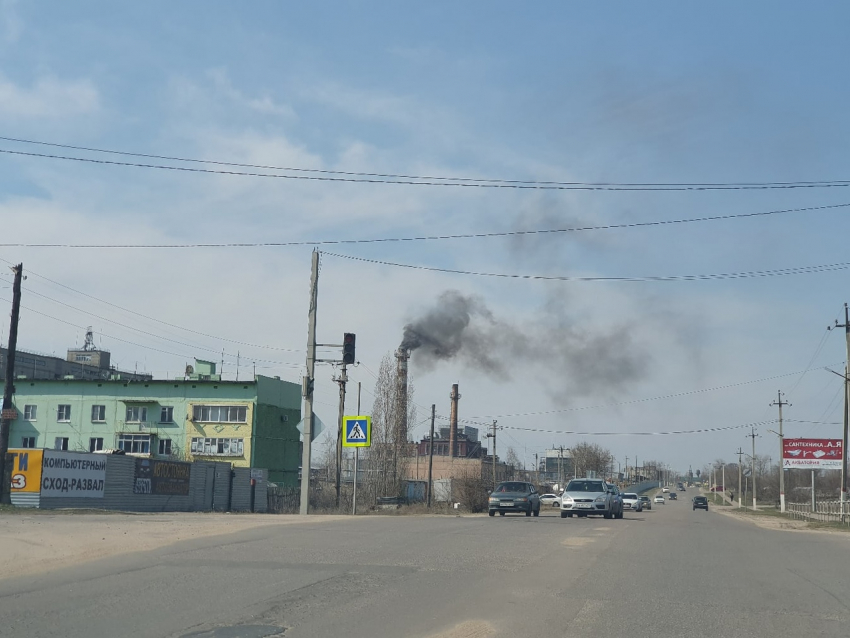 Город в Воронежской области беспощадно засыпает сажа