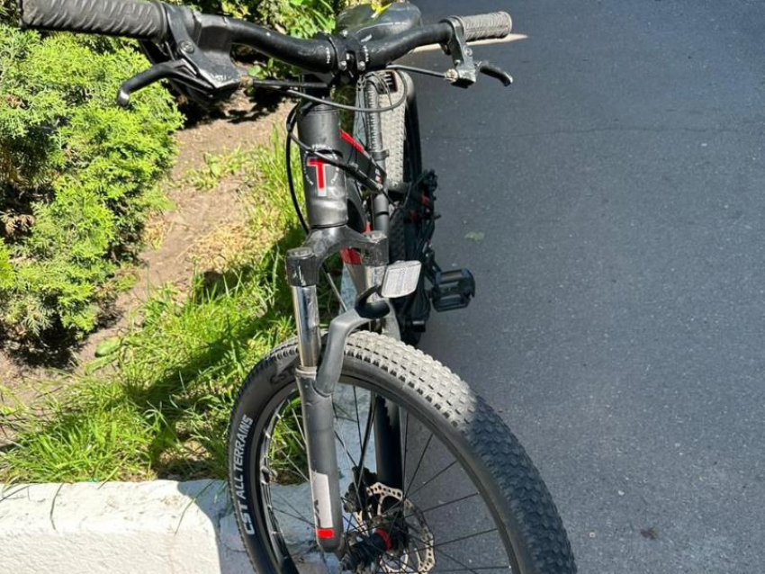 10-летний воронежский школьник на велосипеде попал под колеса авто 