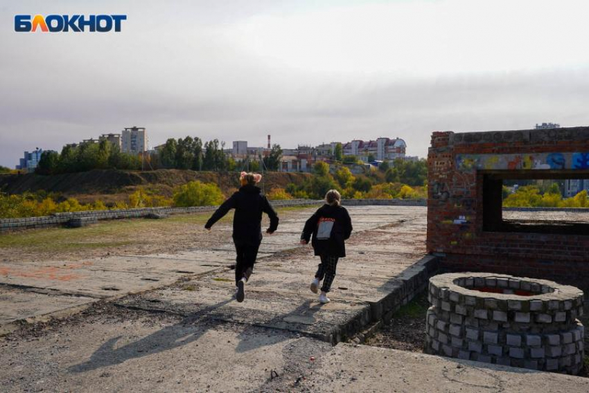 Избиения и унижения восьмилетнего мальчика в воронежской школе проверяют следователи  