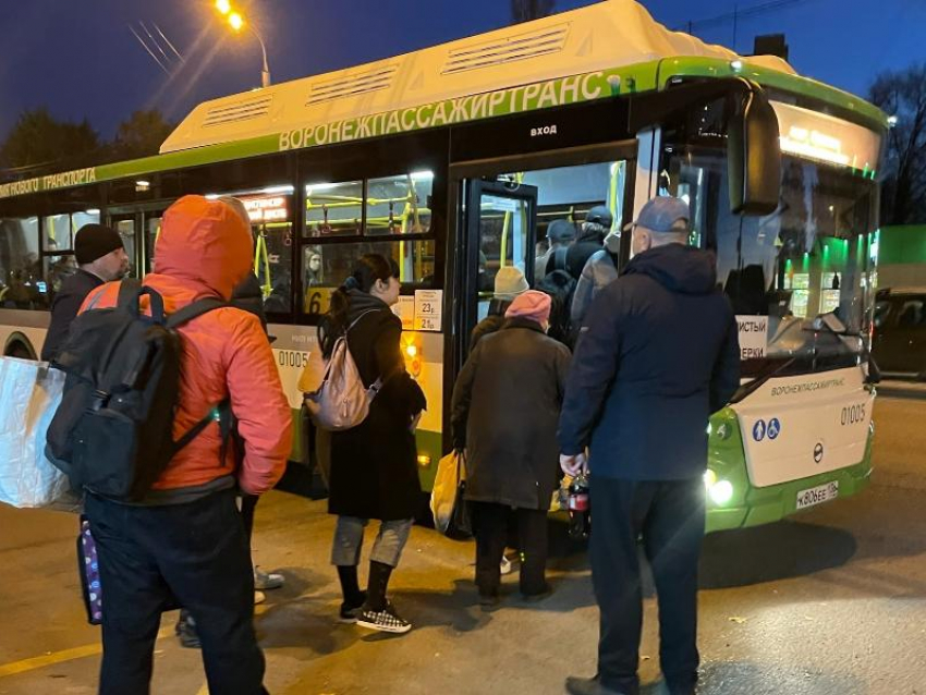 Время прибытия пригородных автобусов будет отражаться на умных остановках в Воронеже 